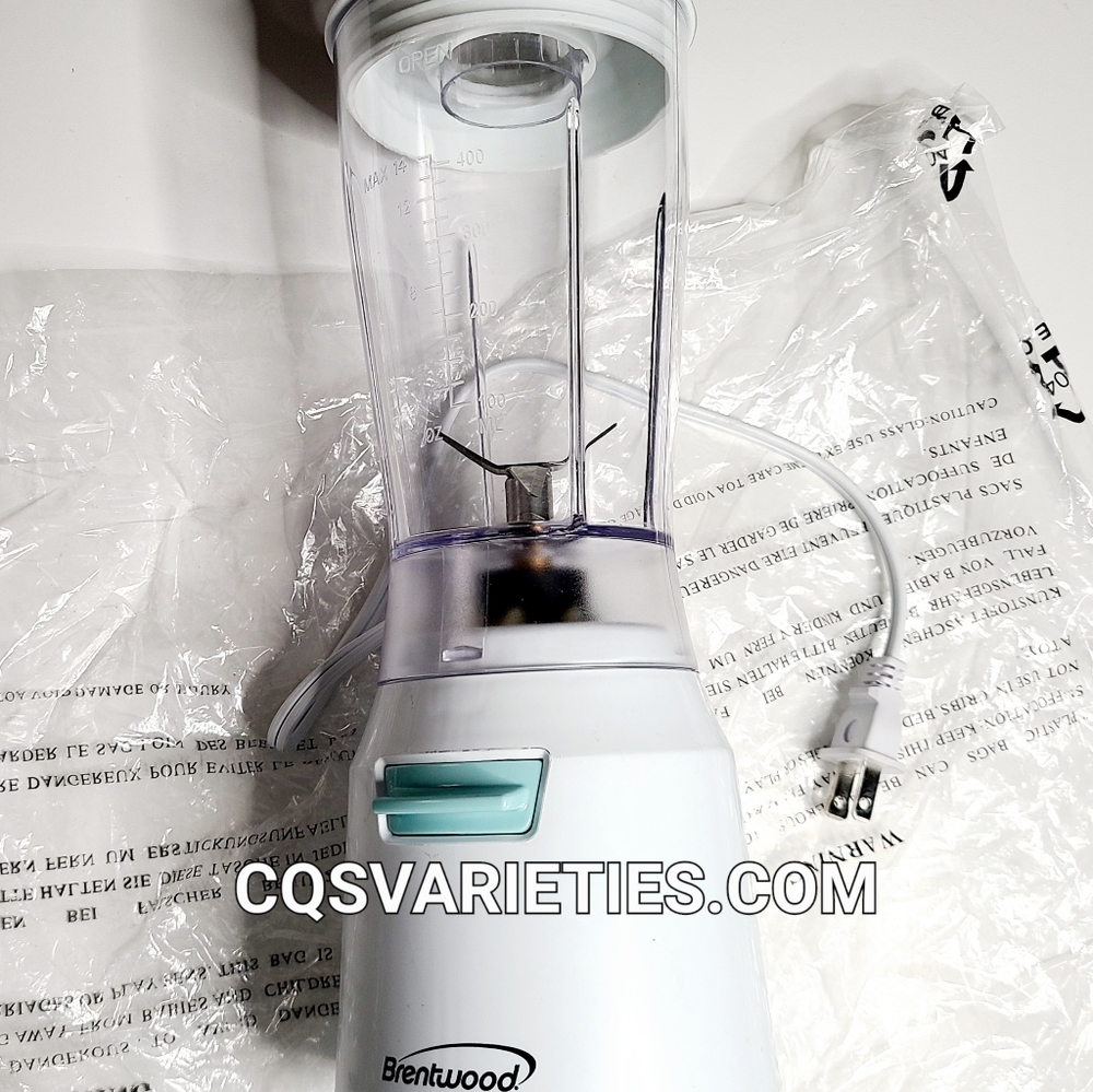 Compact 14oz Personal Blender - Picture 3 of 5